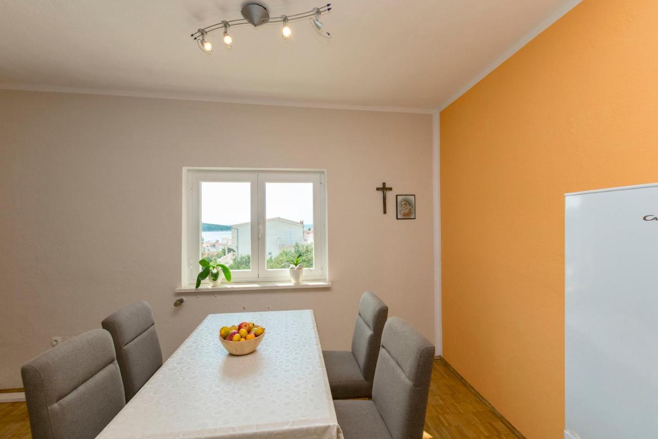 Apartments Jelka Primosten Ngoại thất bức ảnh
