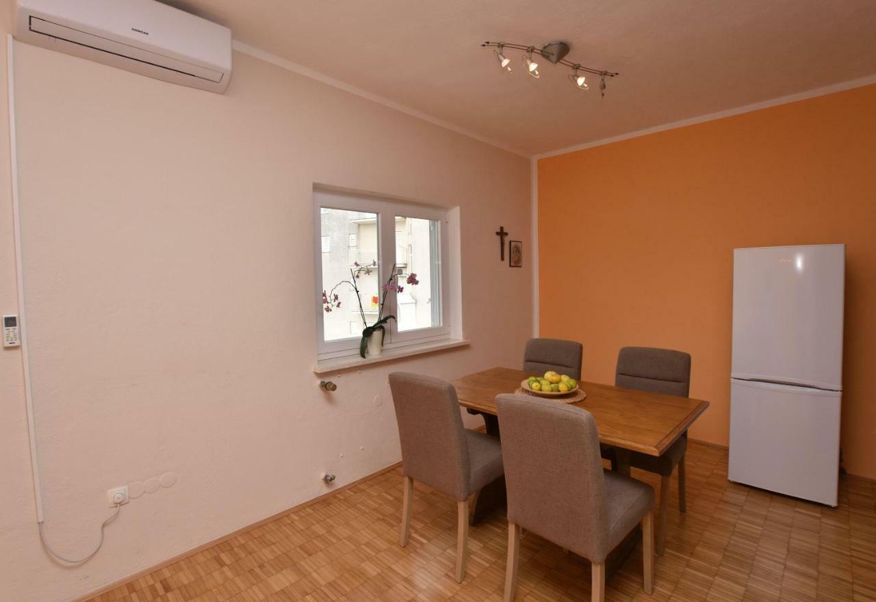 Apartments Jelka Primosten Ngoại thất bức ảnh